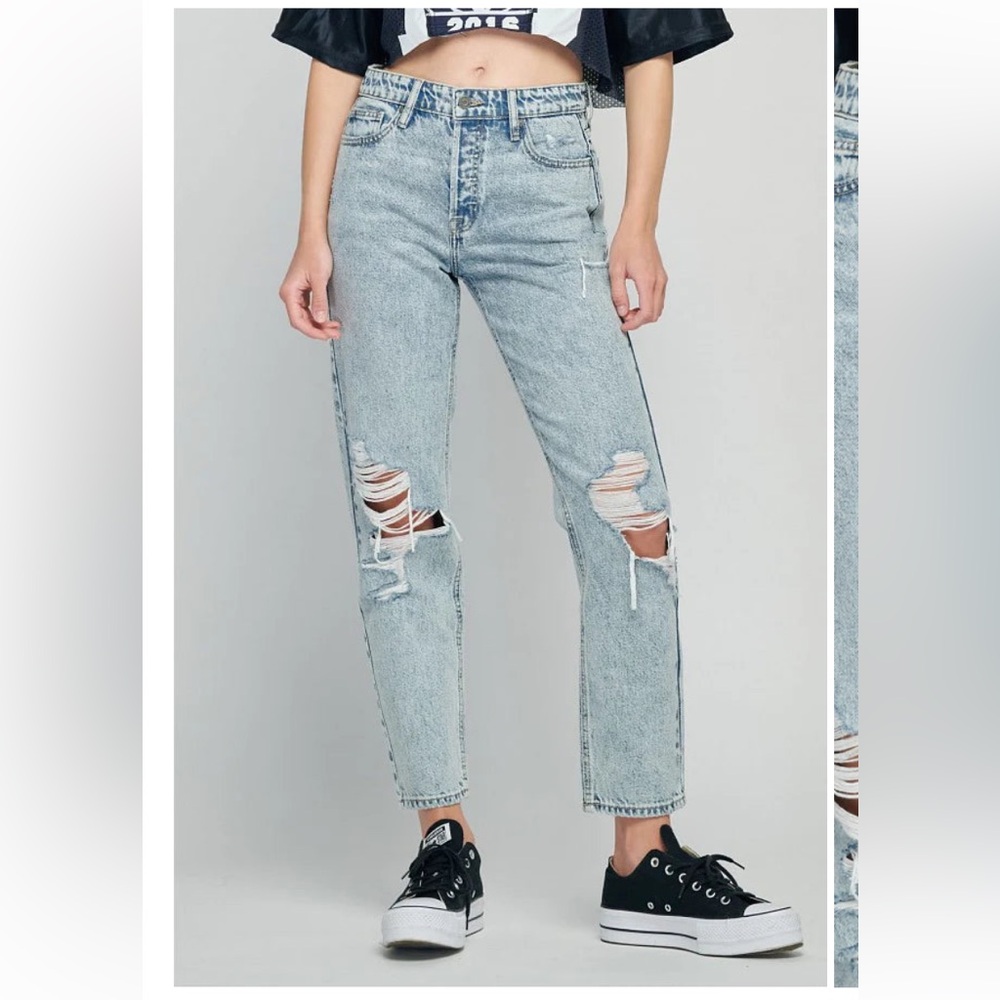 Hidden Bailey Jeans- Women’s Light Wash Boyfriend Jeans with Rips